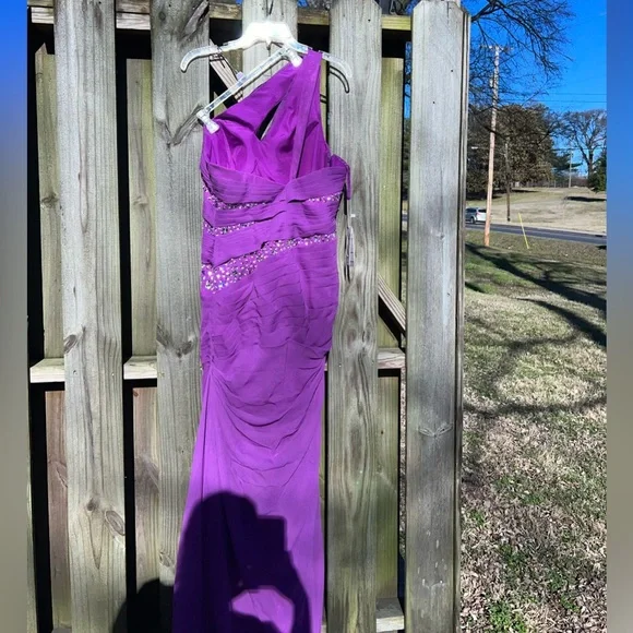 Judy Bridal one shoulder purple gown - Picture 10 of 14